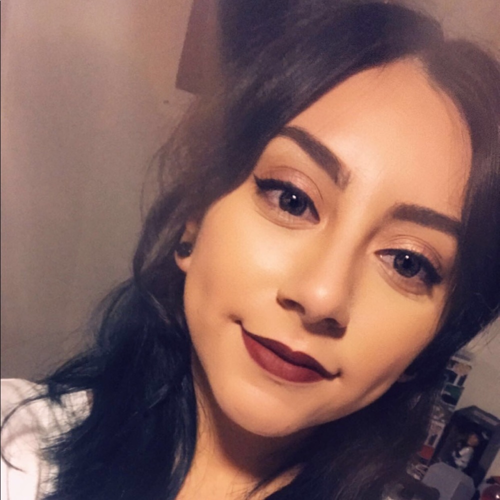 Meet your Posher, Andrea